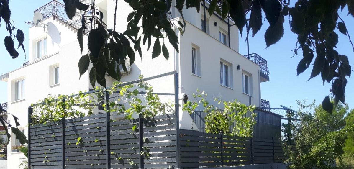Apartmani Dalmacjia Grebaštica Kültér fotó